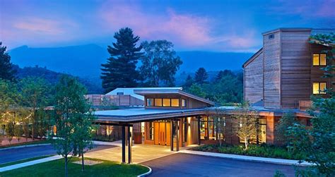 Topnotch at stowe vermont - Burlington, VT (BTV-Burlington Intl.) 47 min drive. View deals for Topnotch Resort, including fully refundable rates with free cancellation. Guests enjoy the helpful staff. Stowe Recreation Path is minutes away. WiFi and parking are …